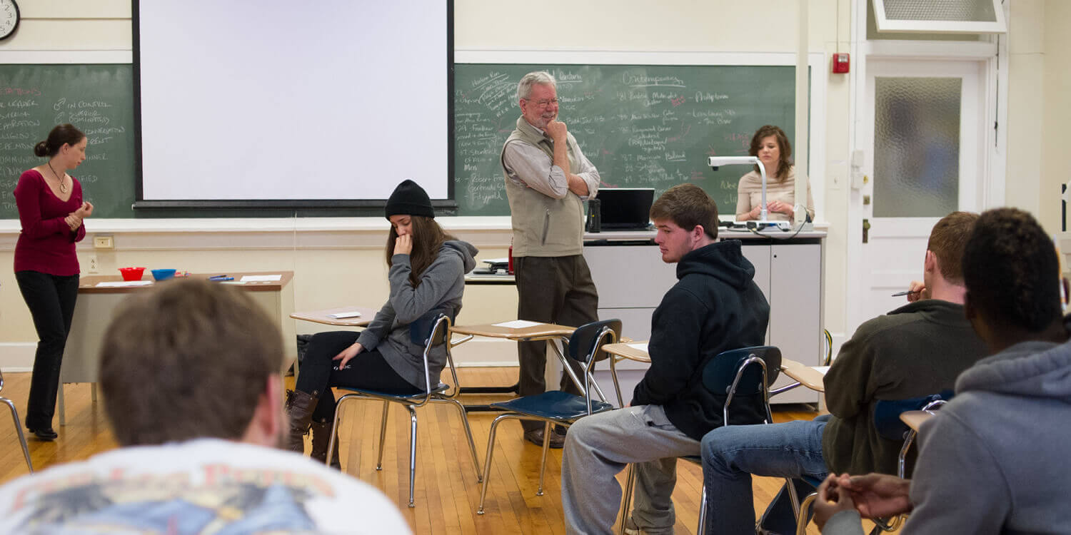 photo of students in Management class at Maryville College