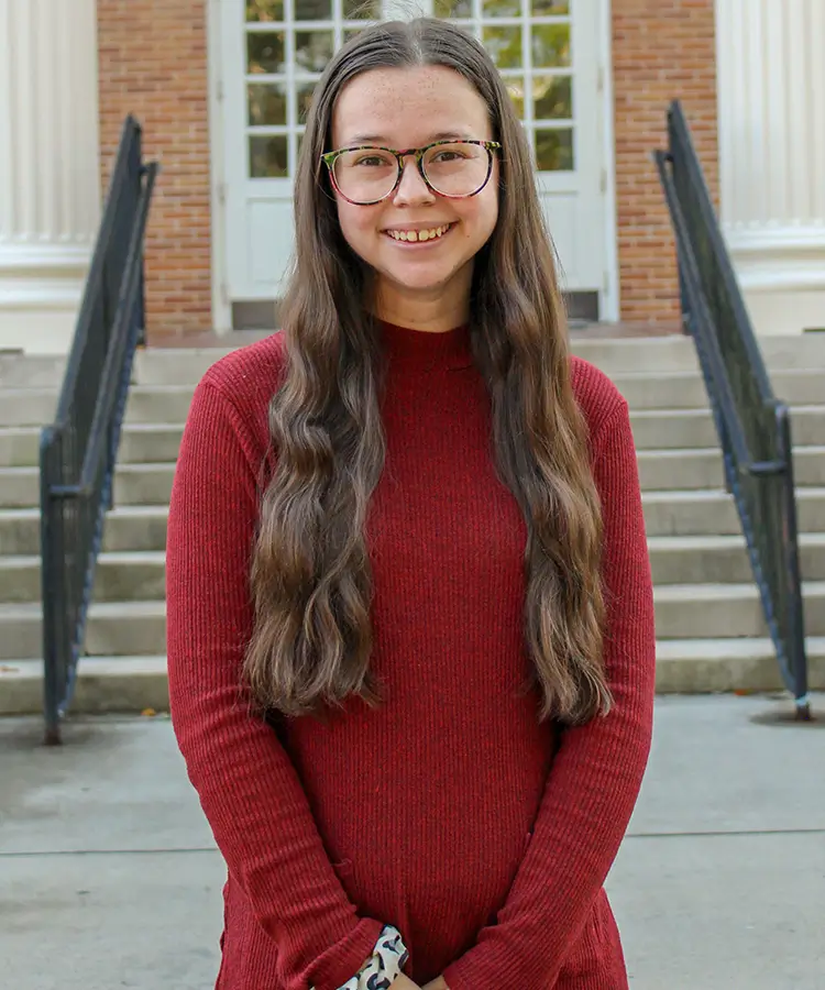 Photo of alumna Betty White, who graduated with a degree in ASL English Interpreting.