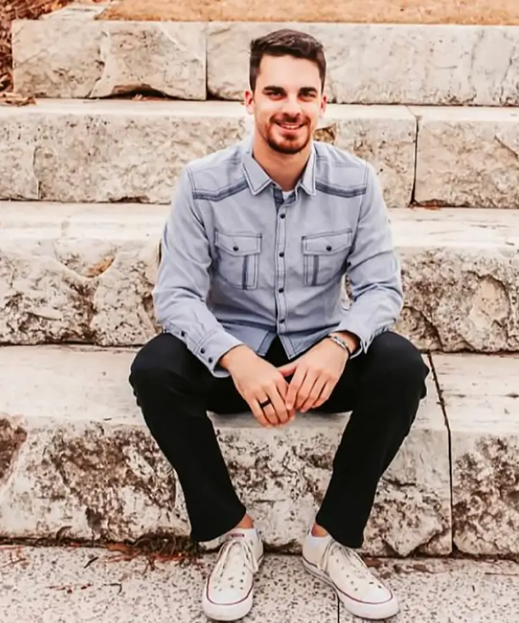 Photo of alumnus Carder Sprous who graduated with a degree in History with Teacher Licensure.