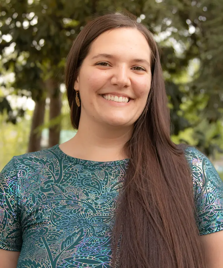 Photo of alumni Haly Scott who recently graduated with a degree in Sociology.