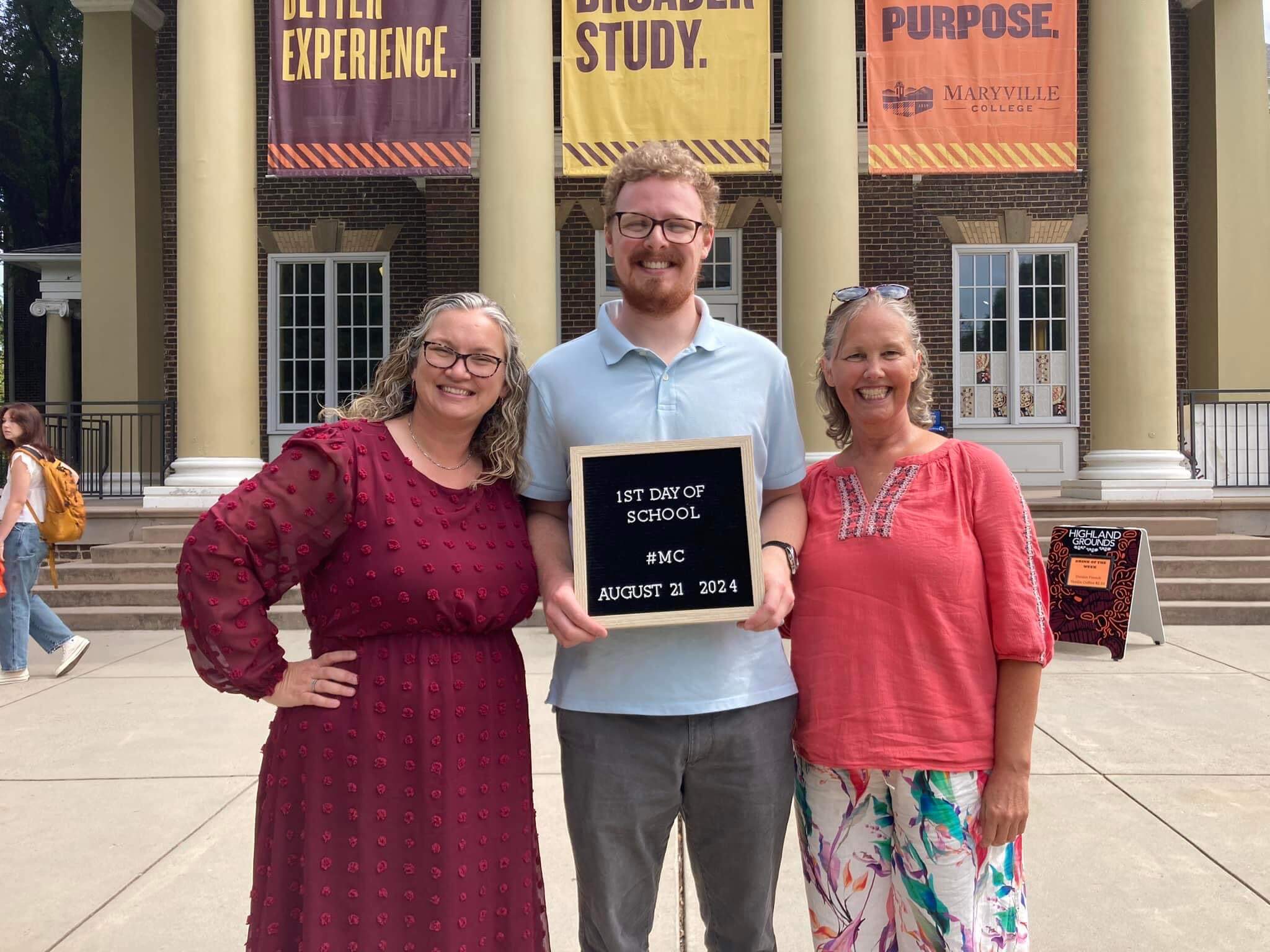 Photo of staff photo day 1