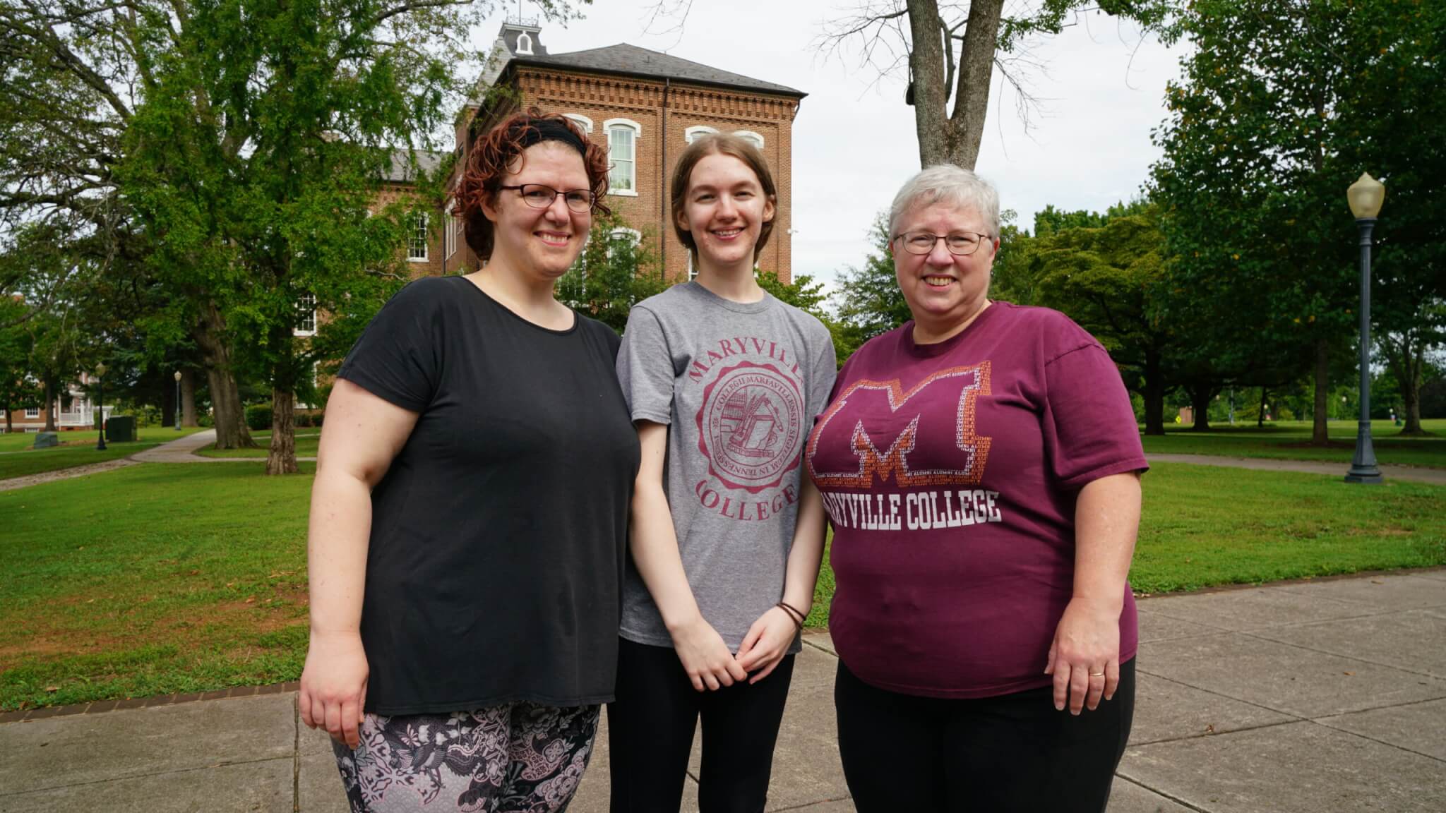 Photo of Maggie West, Jewell West and Bonnie West