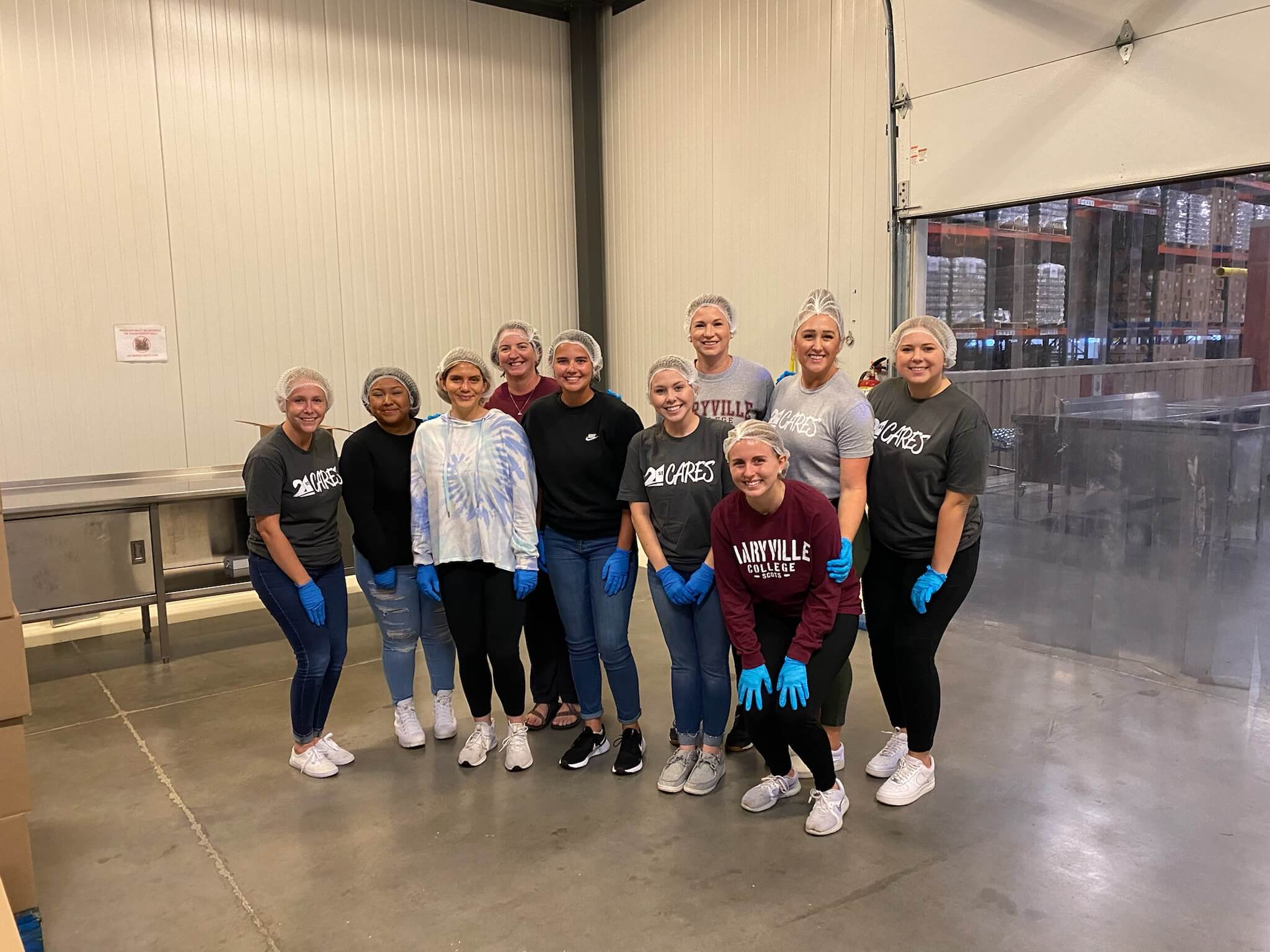 Photo of Maryville College class volunteering at Second Harvest