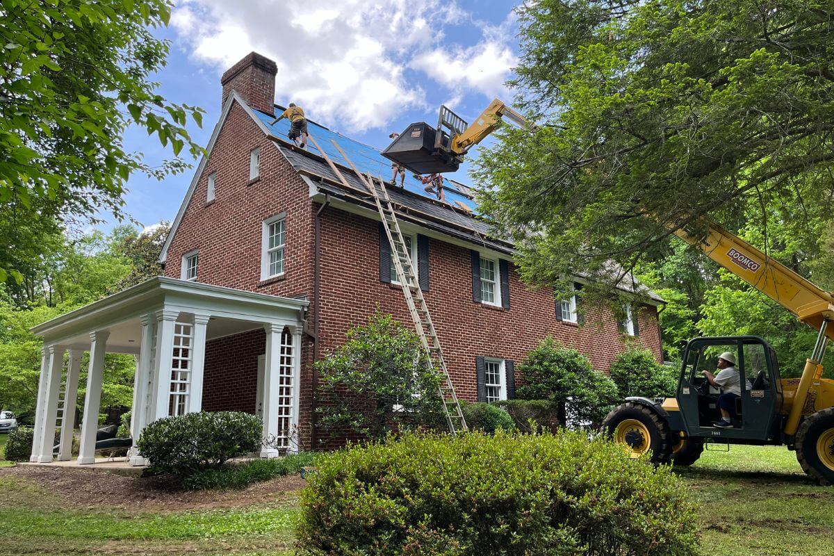 Photo of House in the Woods roof replacement