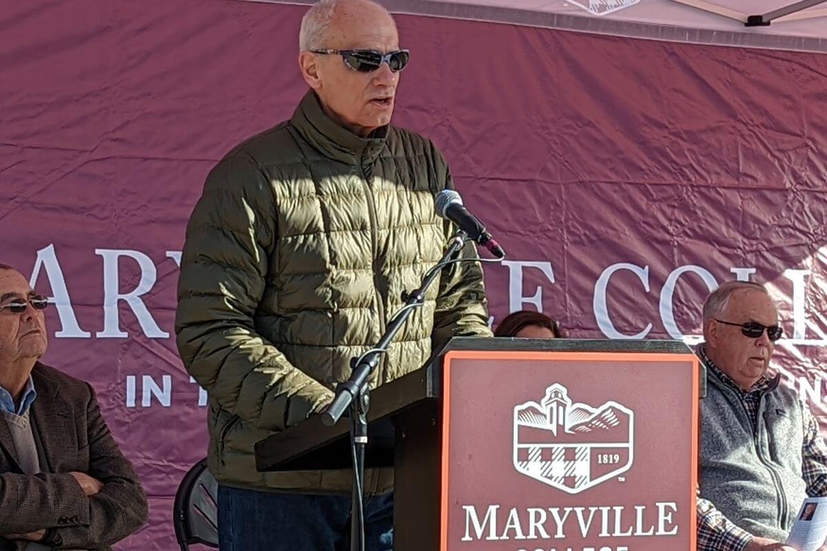 photo of bruce guillaume speaking