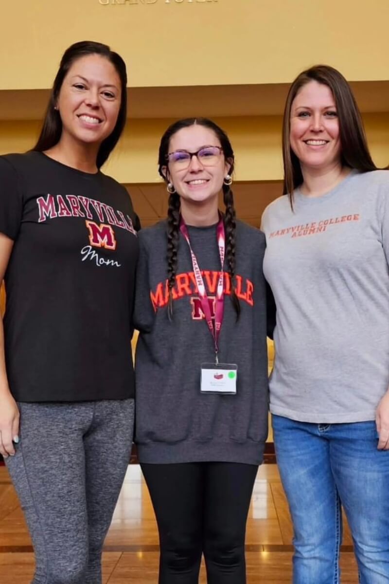 Photo of Alona Stallans with her aunt and mom