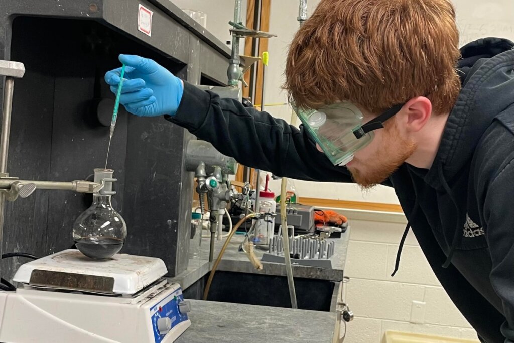 Picture of Jordan Crain in a laboratory at Maryville College