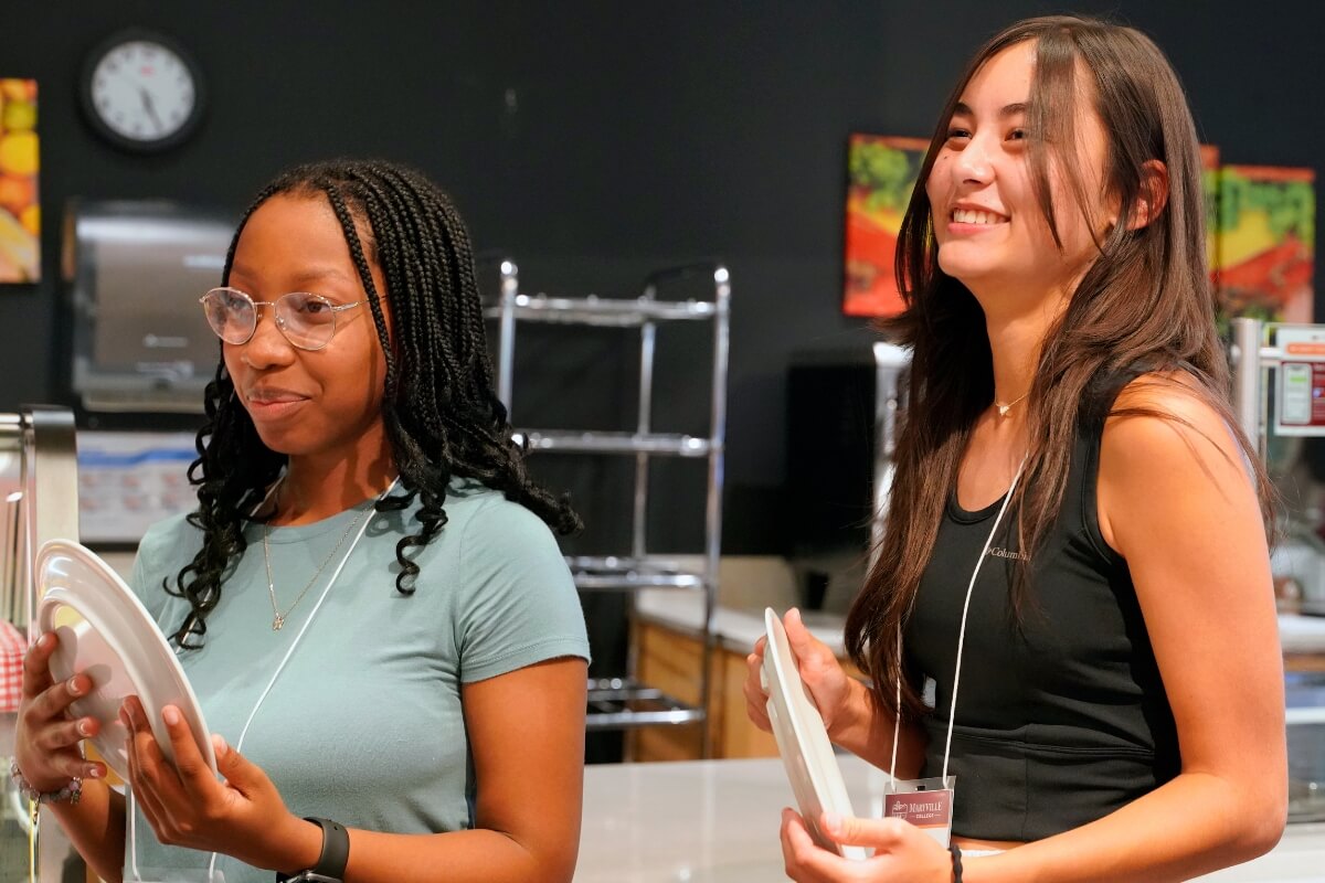 Photo of two SOAR participants in Pearsons Dining Hall