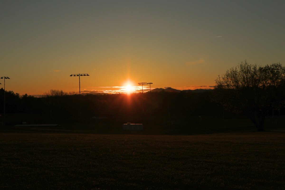 Photo of the rising sun during the 2023 Maryville College Easter Sunrise Service.