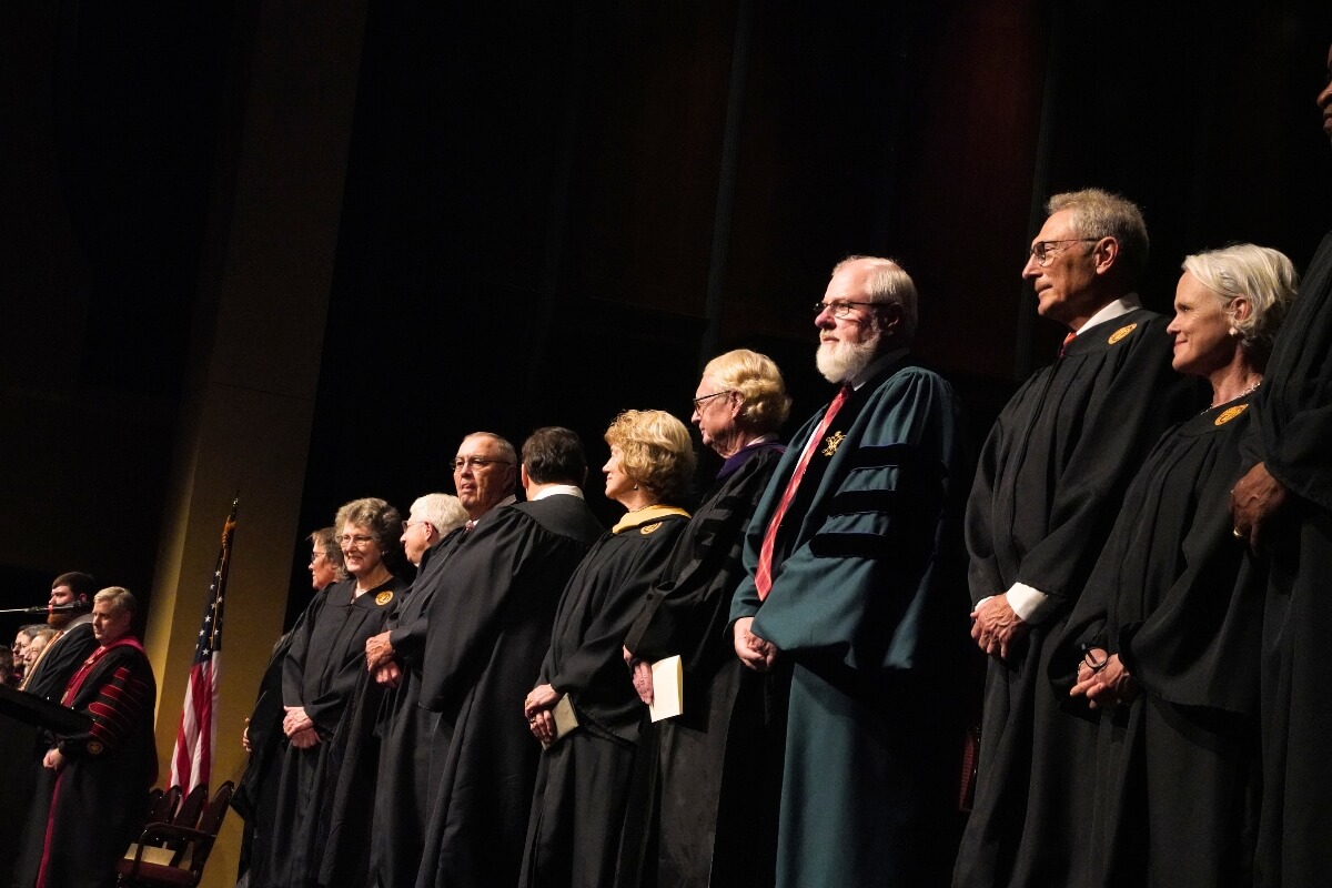 Photo of members of the Maryville College Board of Directors.