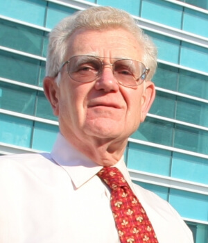 Photo of Maryville College alumnus Dr. Robert Mahley '63