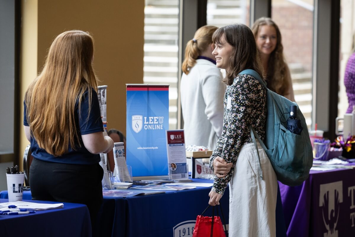 Photo of Maddux Morse at the 2024 Maryville College Graduate School Fair.