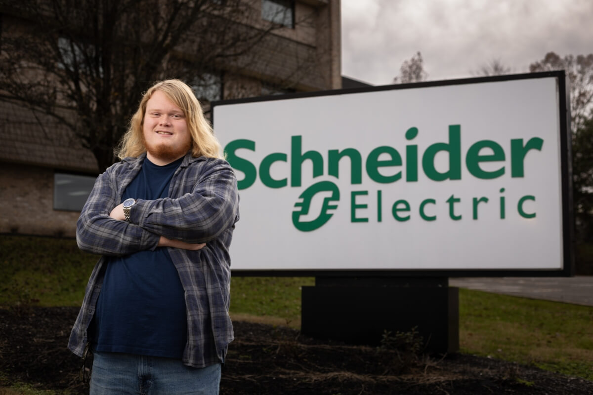 Photo of Maryville College STEM success story Matthew Hurst '26