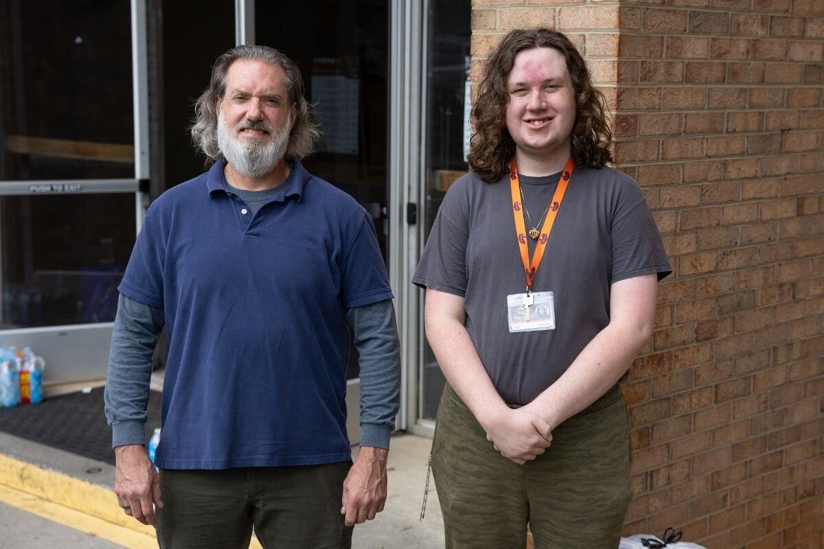 Photo of one of the new Maryville College legacy students, Marie Roddy, and dad Mark Roddy