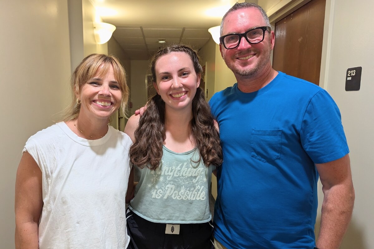 Photo of one of the new Maryville College legacy students, Emma Ernsberger, and her parents