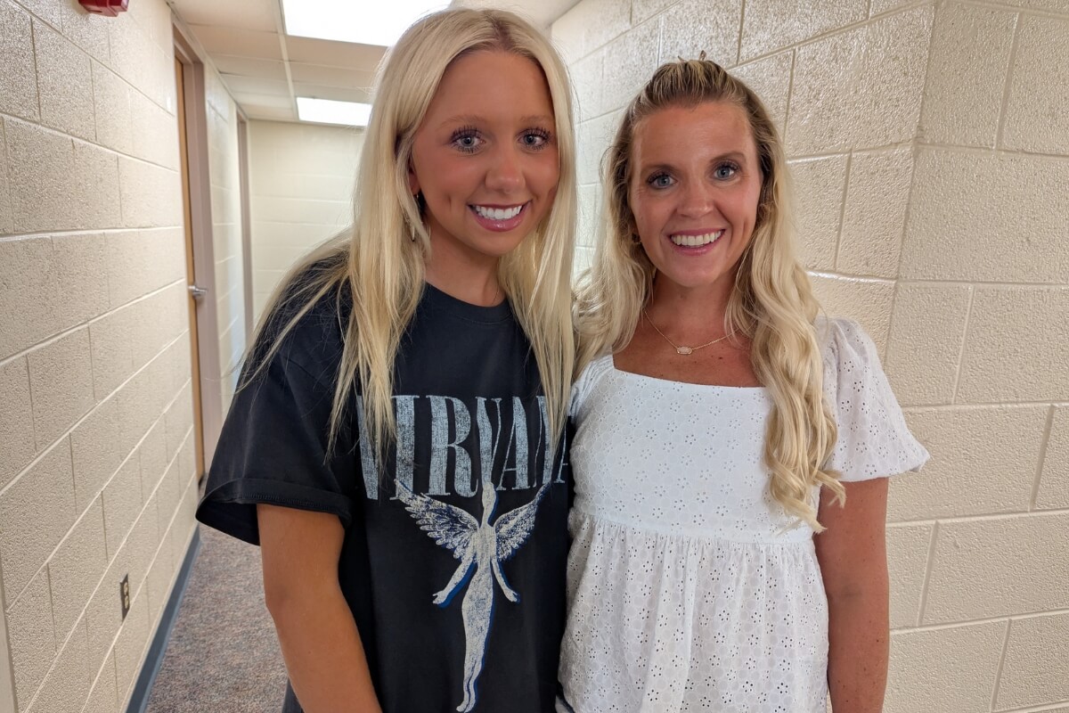 Photo of one of the new Maryville College legacy students, Kenzington Fleming, and her sister