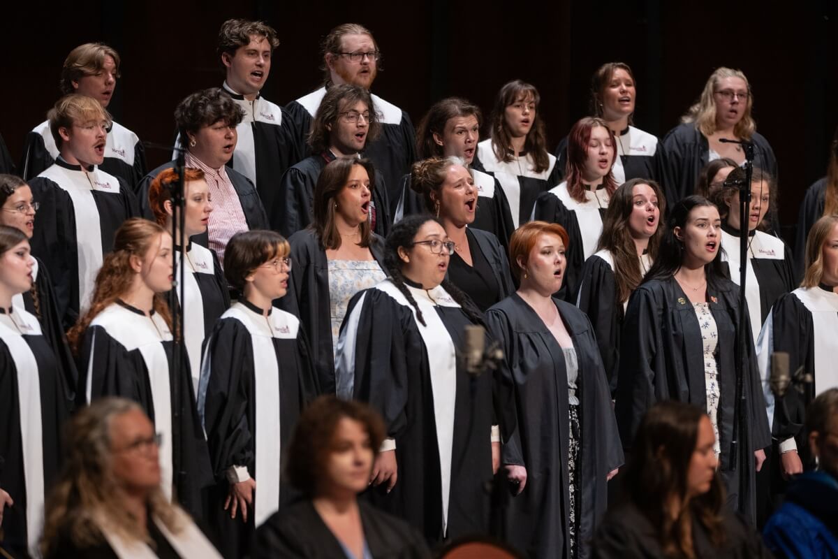 Photo of the Maryville College Concert Choir performing at Maryville College Baccalaureate 2025 service