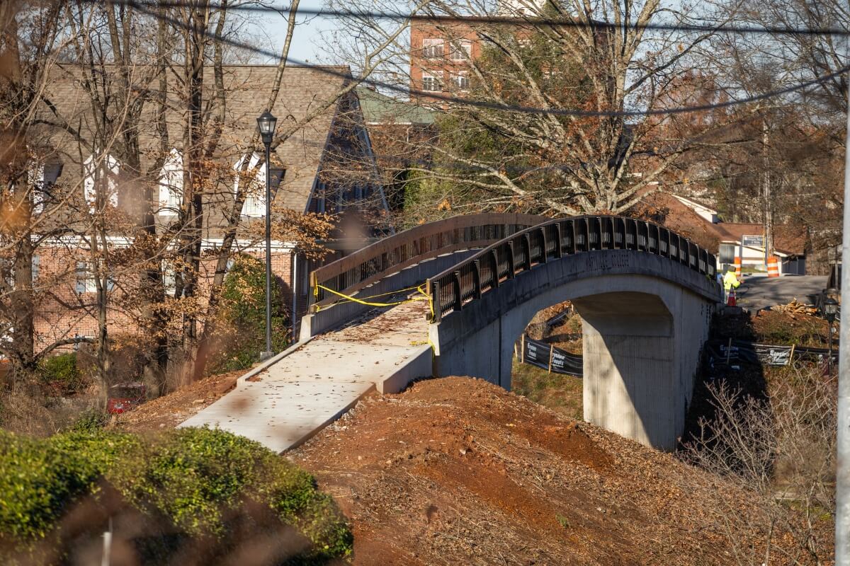 Photo of the pedestrian bridge over East Lamar Alexander Parkway
