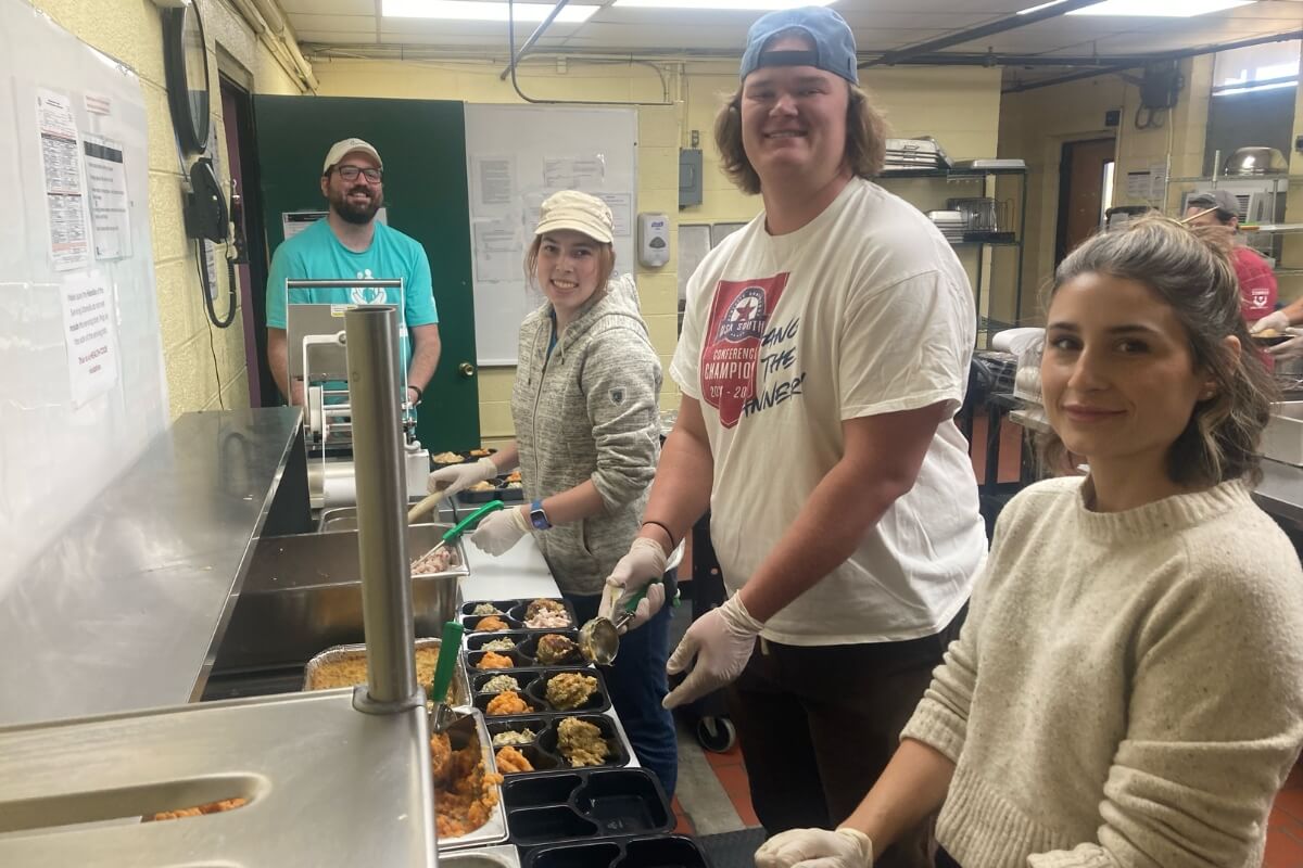 Photo of Maryville College students doing community service work