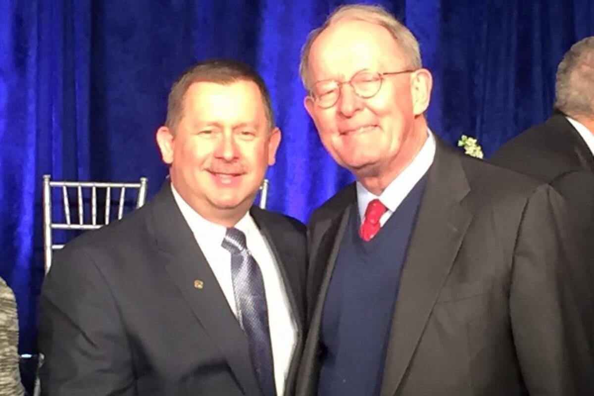 Photo of Pastor Chris Edmonds with Lamar Alexander